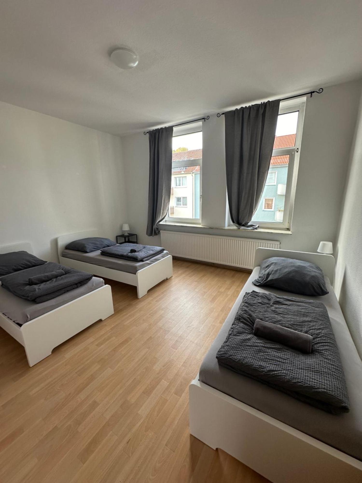 9 Betten Sofa 4 Dms Toplage Apartment Hannover